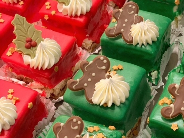 Petit Four